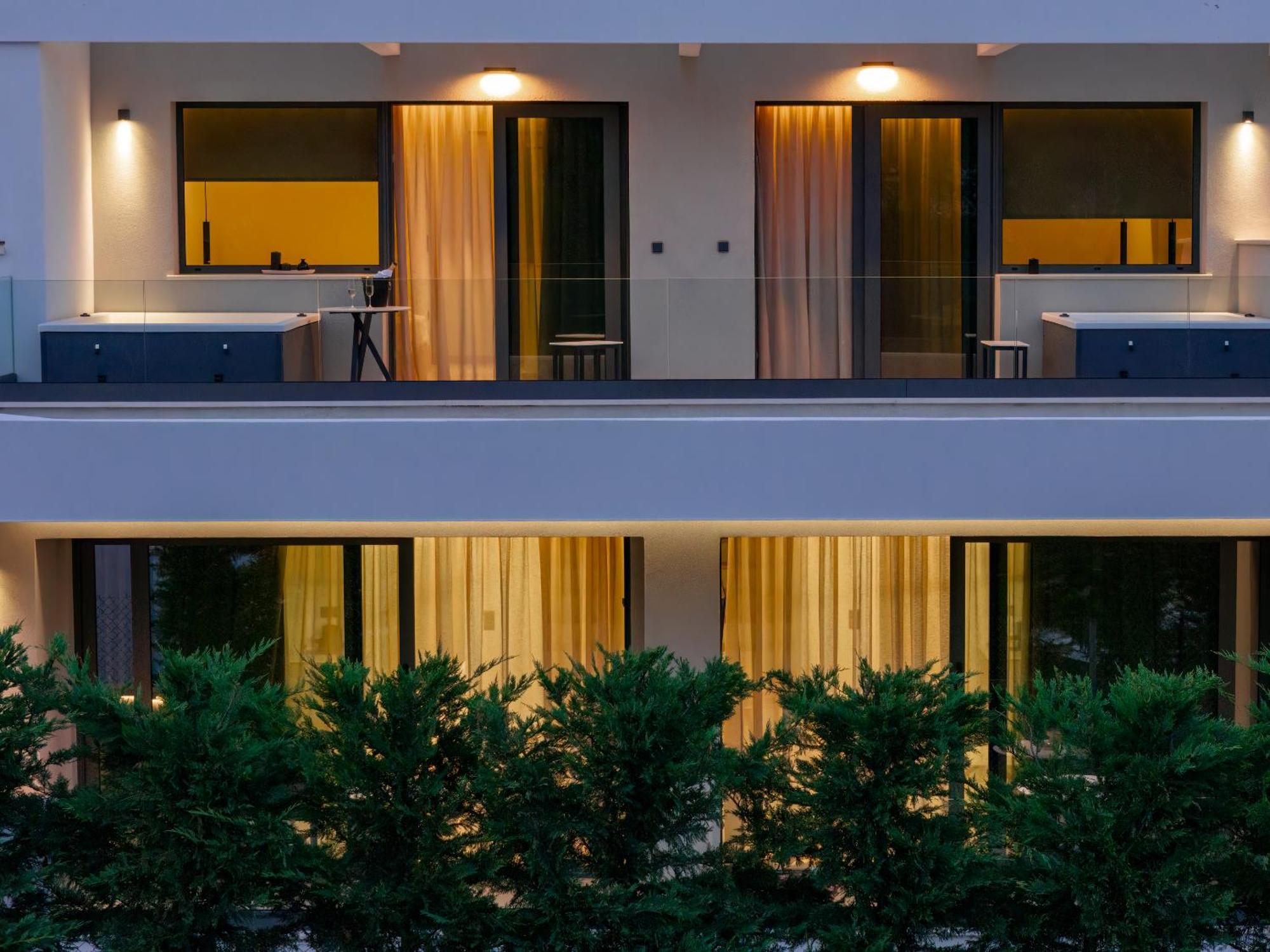 Sealuxe Living Aparthotel Nea Iraklitsa Exterior photo