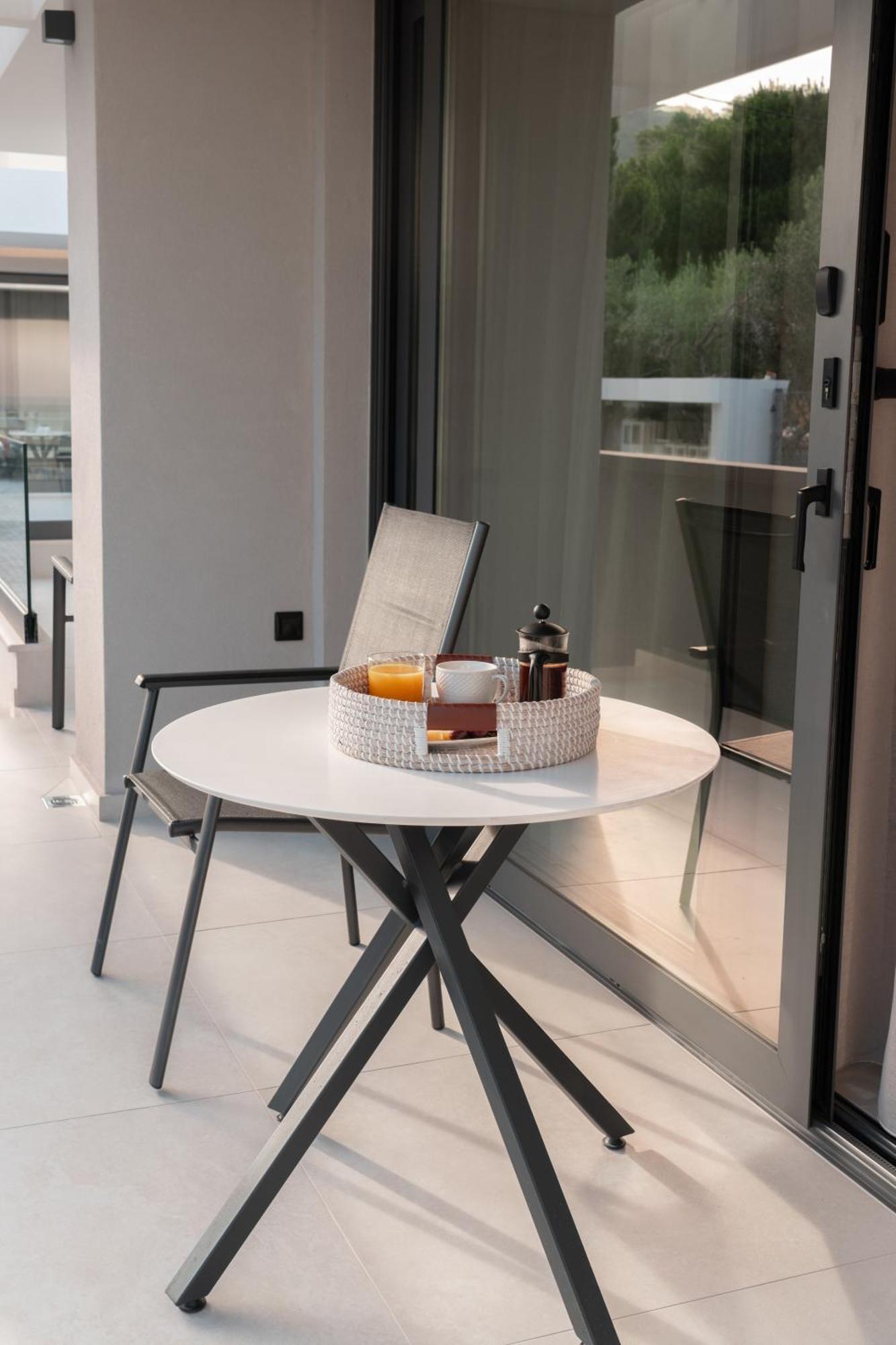 Sealuxe Living Aparthotel Nea Iraklitsa Exterior photo